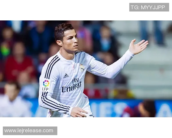 皇马大胜里昂四球狂潮帽子戏法点燃全场热情与转会传闻交织