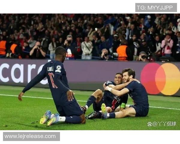 中超激情对决巴黎圣日耳曼险胜那不勒斯点球大战引爆全场精彩回顾